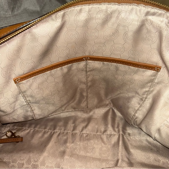 MICHAEL KORS Carmel Saffiano Satchel Shoulder bag. - Picture 9 of 11